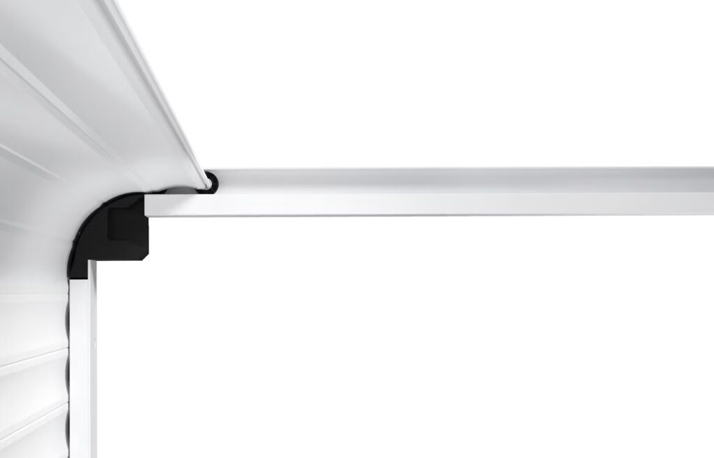 Stropná rolovacia brána s úsporou miesta